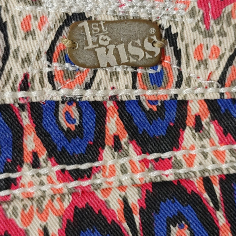 1st Kiss Printed Shorts Size 13 - Picture 4 of 7